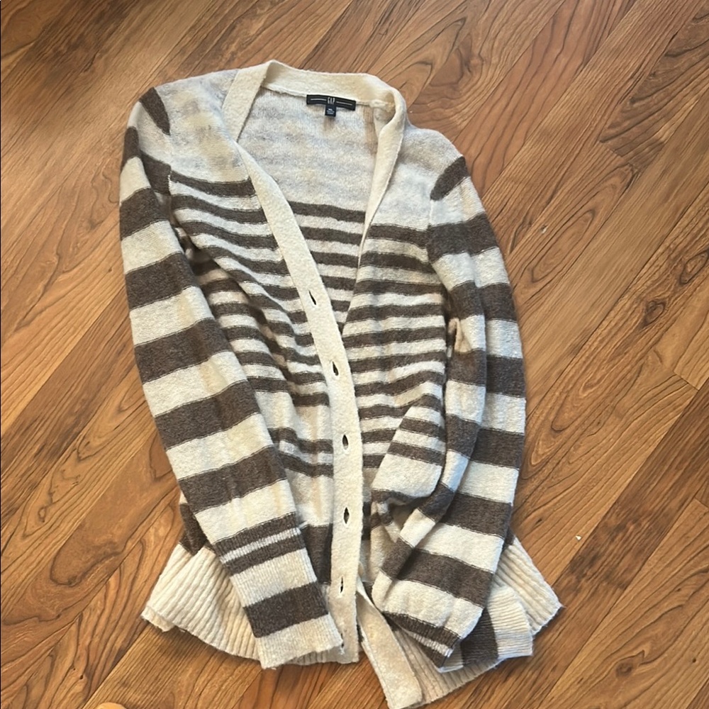 GAP Cream and Brown Cardigan Sweater Relaxed Fit